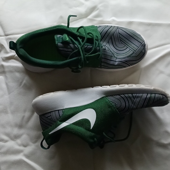 Nike Shoes - Nike Roshe Run Trail Green & white stripe women's size 7 shoes